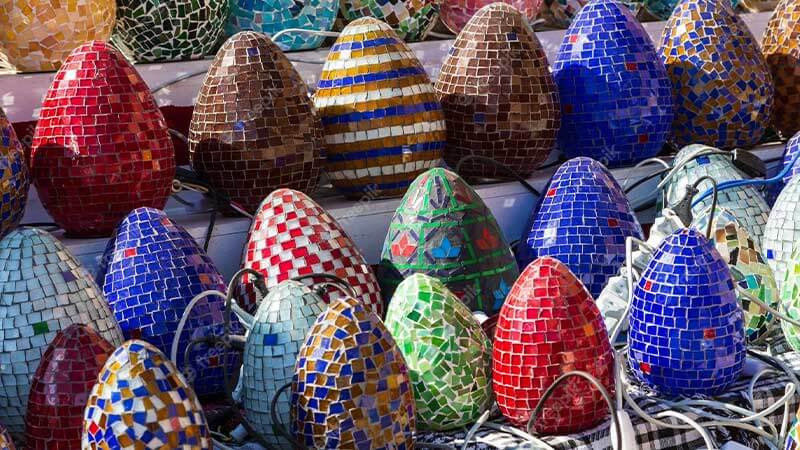 Ostern in Ägypten: Traditionen und Freude feiern 2 A picture of colored eggs for Easter celebrations