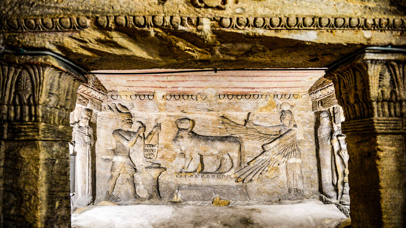 Eine wunderbare Aufnahme eines der Wandgemalde aus den Grabern von Kom el Shuqafa