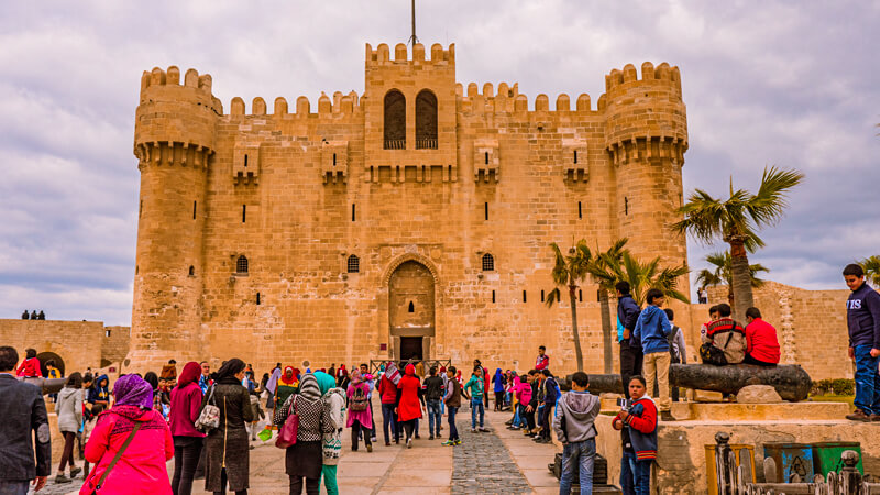 Zitadelle von Qaitbay: Enthüllung des antiken Wunders von Alexandria 2 eingang zur qaitbay zitadelle